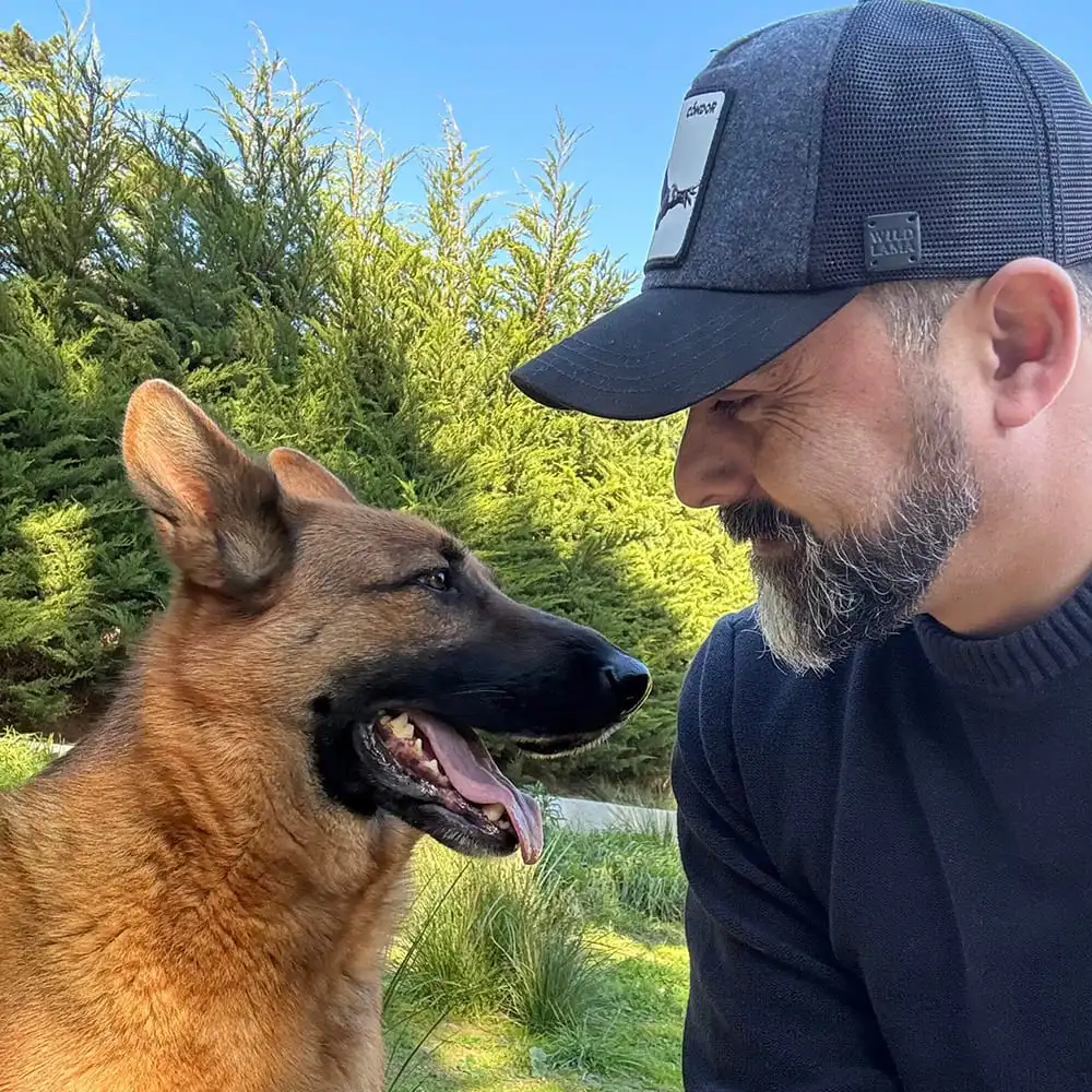 Claudio-Cornejo-educador-canino-selva